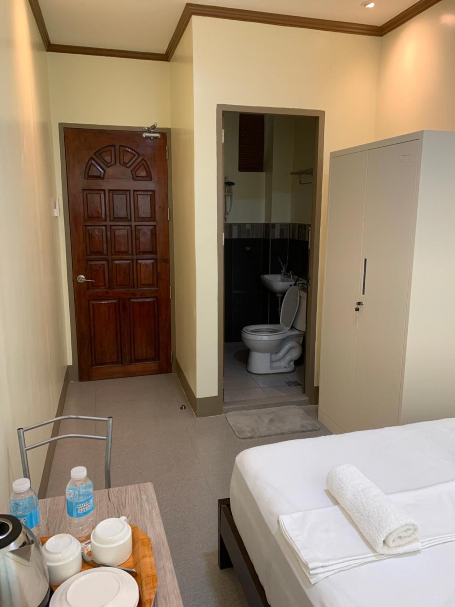 Zl Travelers Inn Batuan Exterior foto