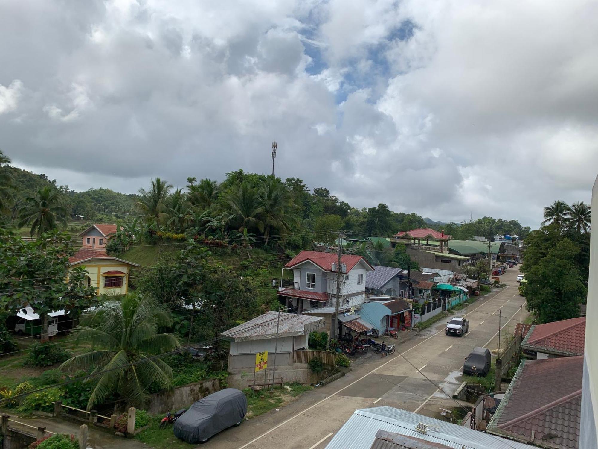 Zl Travelers Inn Batuan Exterior foto