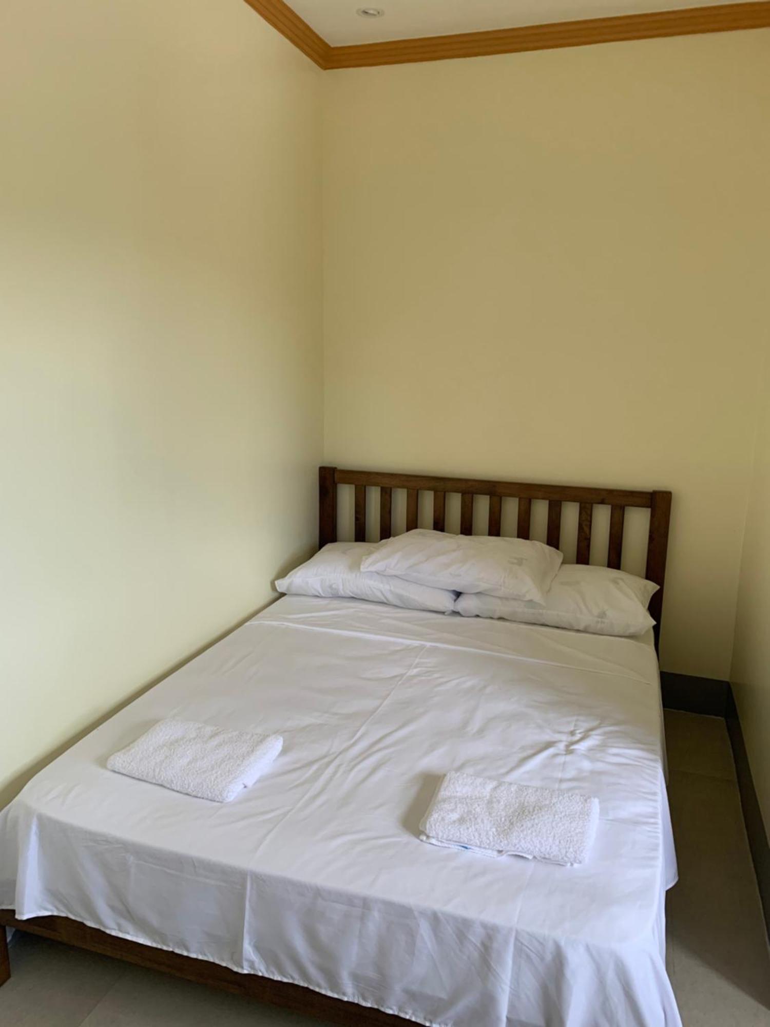 Zl Travelers Inn Batuan Exterior foto